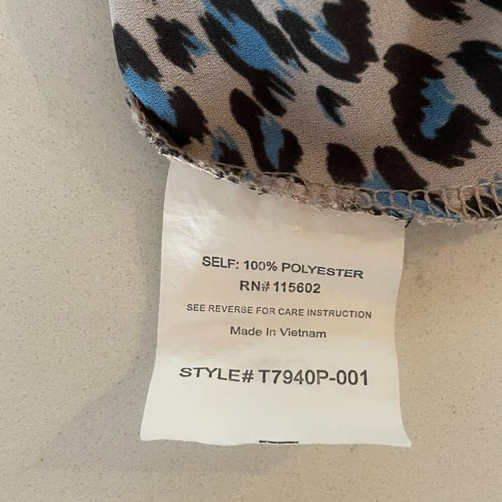 Lush Cheetah Print Sleeveless High Low Blouse,‎ V-Neck, Pink and Blue, Size XS - Picture 7 of 8